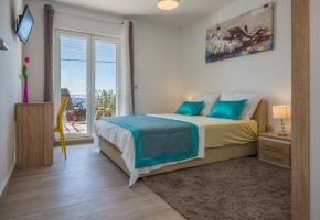 Große Wohnung In Omis Mit Terrasse Und Meerblick